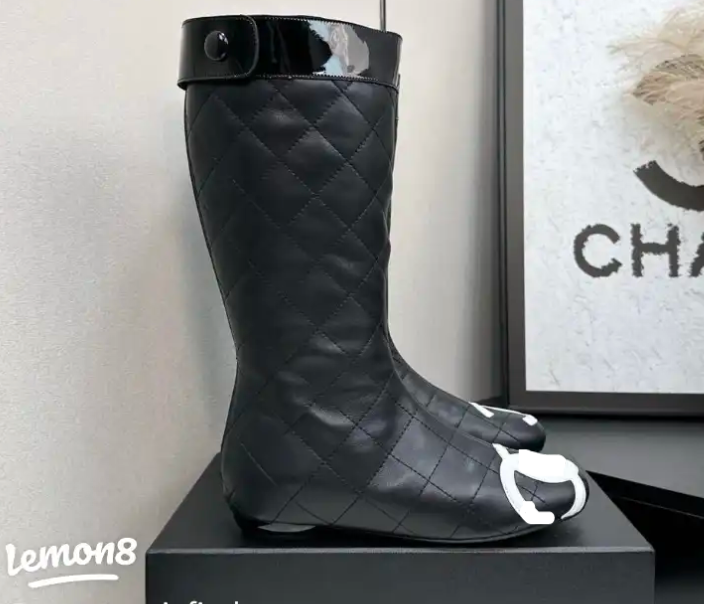Diamond-Patterned Black Leather Boots